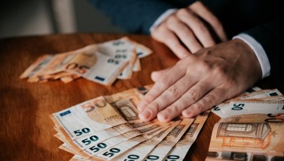 Pięć milionów euro w samolocie, którym podróżowała żona obalonego prezydenta