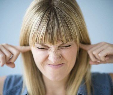 Pięć naturalnych leków na szumy w uszach