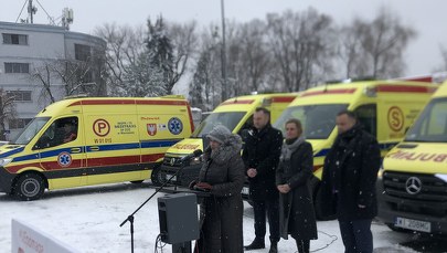 Pięć nowych ambulansów w warszawskim pogotowiu