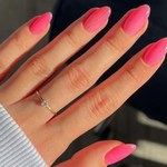 Pięć pomysłów na różowy manicure. Wiosna na paznokciach