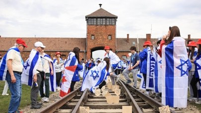 Pięćdziesięciu ocalałych z Holocaustu wzięło udział w Marszu Żywych [ZDJĘCIA]