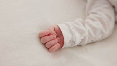 Pięciomiesięczny chłopiec nie żyje. Trafił do szpitala ze śladami przemocy