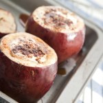 Pieczone jabłka ze zdrowym nadzieniem. Na drugie śniadanie albo deser