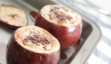 Pieczone jabłka ze zdrowym nadzieniem. Na drugie śniadanie albo deser 