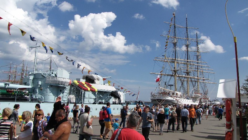 Piękna pogoda zachęca do podziwiania statków i żaglowców /Kamil Młodawski /RMF FM