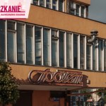 Zamieszkanie Piękny jak pedet w Mławie. Jak się zakochać w polskim modernizmie?