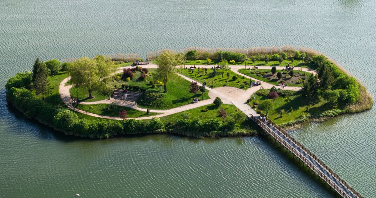 Piękny teren rekreacyjny na Zalewie Arkadia w Suwałkach /Mateusz Grochocki /East News