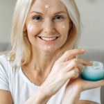 retinol Pielęgnacja skóry po 60. roku życia. Pięć kosmetyków, które warto stosować
