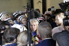 Pielęgniarki chcą wejść do Sejmu. Przepychanki przed drzwiami