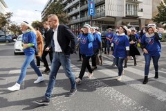 Pielęgniarki chcą wejść do Sejmu. Przepychanki przed drzwiami