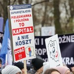 Pielęgniarki i położne kontra rząd. Protest w Warszawie