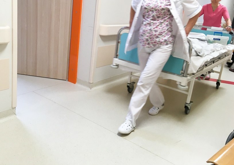 Pielęgniarki jednego z polskich szpitali uzyskały informacje na temat premii, jakie otrzymał personel. W sieci zawrzało /Piotr Kamionka /Reporter