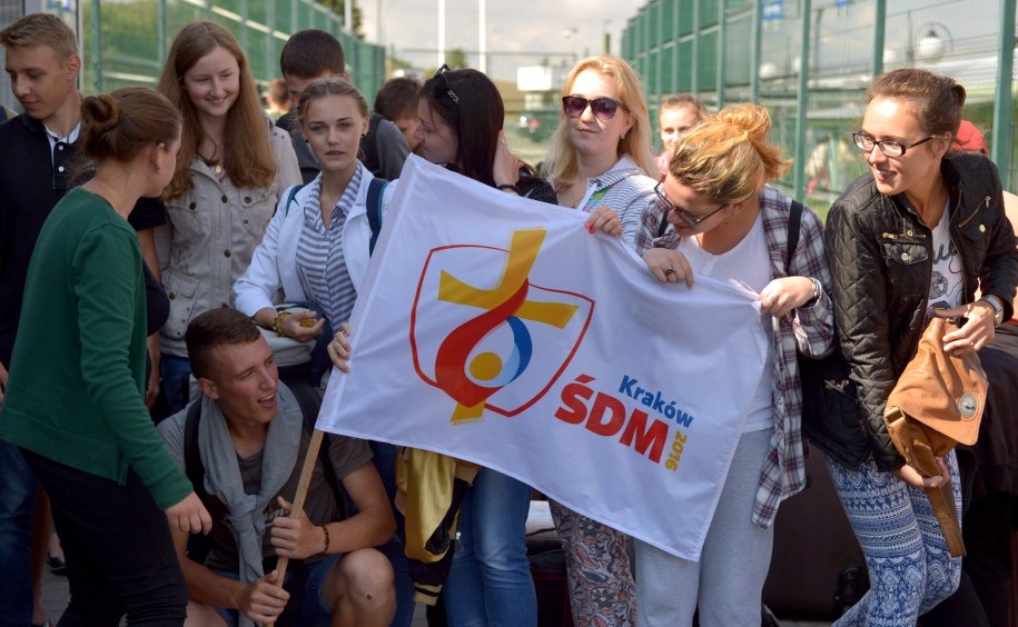 Pielgrzymi udający się na Światowe Dni Młodzieży /Darek Delmanowicz /PAP
