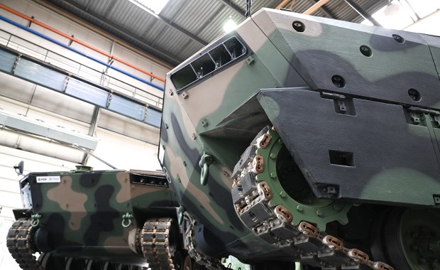 Pieniądze na zbrojenia. Korzystna dla Polski opcja zaakceptowana