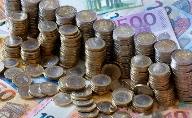 "Pieniądze za praworządność". W poniedziałek TSUE zajmie się skargą Polski i Węgier