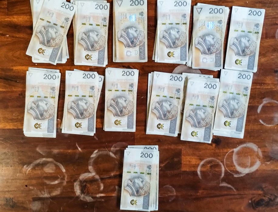 Pieniądze zabezpieczone w czasie akcji /CBŚP