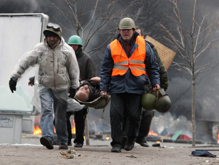 Pieniądze ze zbiórki zostaną przeznaczone przede wszystkim na pomoc dla rannych w zamieszkach w Kijowie /IGOR KOVALENKO /PAP/EPA