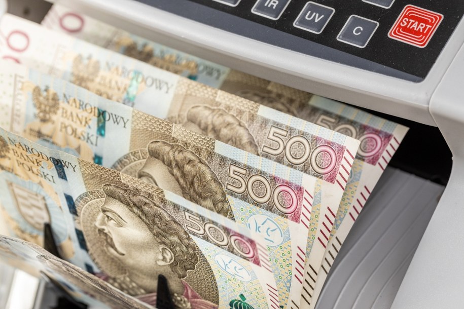 Pieniądze /Shutterstock