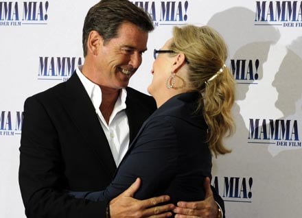 Pierce Brosnan i Meryl Streep promują "Mamma Mia!" w Berlinie /AFP