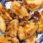 Pierogi białostockie to regionalny przysmak kuchni podlaskiej. Ich sekretem jest wyrazisty i sycący farsz