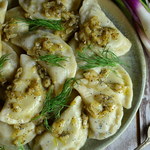 Pierogi z cebulą i makiem