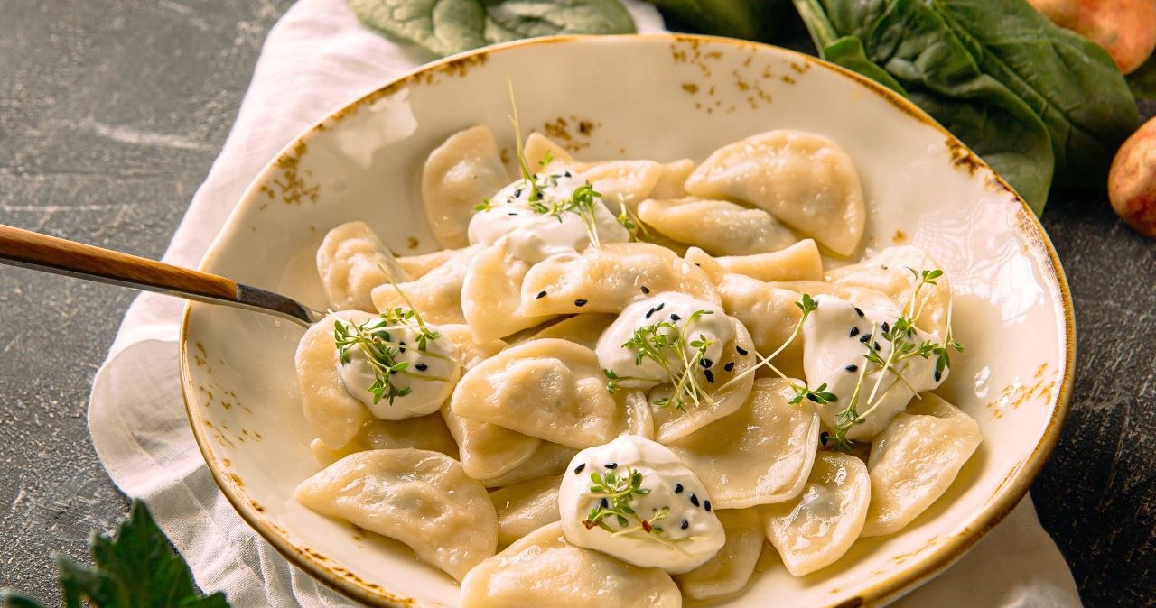 Pierogi z makiem, kutia, makowiec? Zobacz, gdzie mak kosztuje tylko 6 zł! /CanvaPro /INTERIA.PL