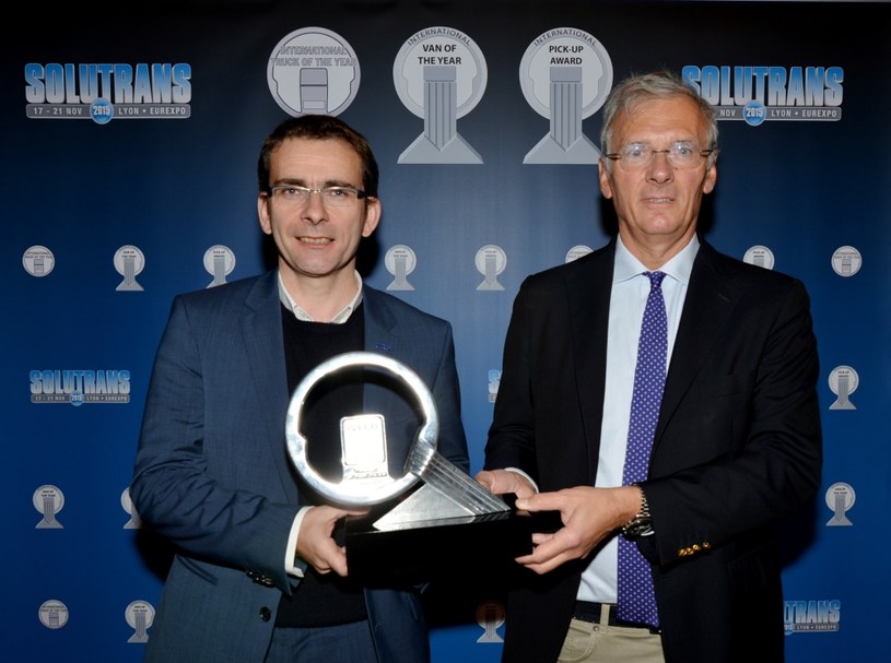 Pierre Lahutte odbiera nagrodę dla modelu Eurocargo /Informacja prasowa