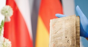 Pierścień króla i średniowieczny rękopis. Zrabowane zabytki wracają z Niemiec do Polski