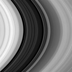 Pierścienie Saturna młodsze niż dinozaury?