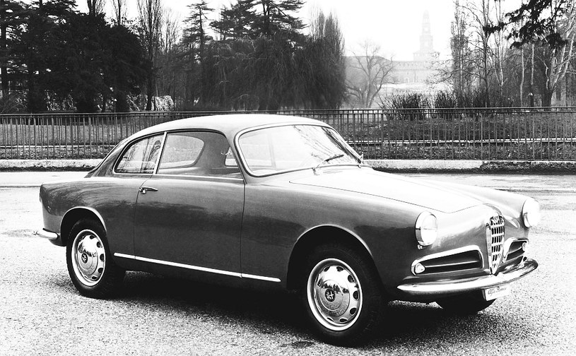 Pierwsza Alfa Romeo Giulietta to projekt firmy Bertone. Coupe o nazwie Sprint pokazano rok przed sedanem Berlina. /Alfa Romeo