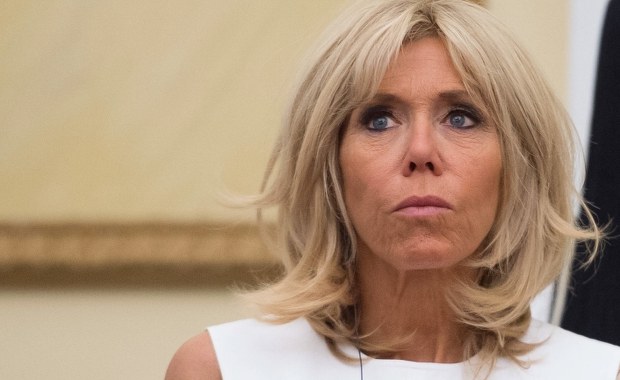 Pierwsza Dama Francji obawia się rozpadu jej małżeństwa z powodu… klątwy