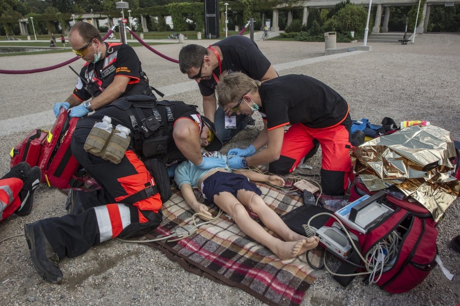 Pierwsza pomoc na egzaminie na prawo jazdy? /Aleksander Koźmiński /PAP
