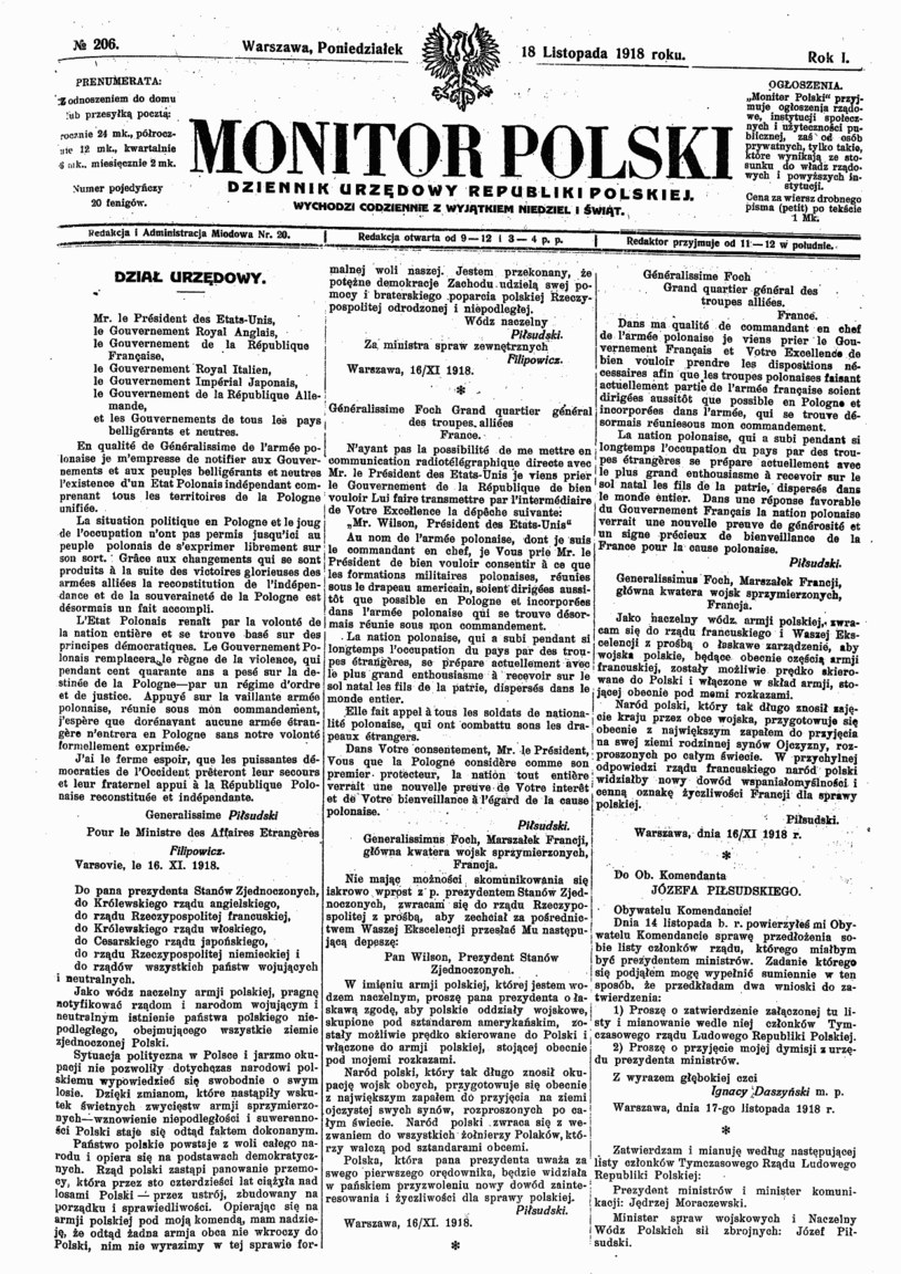 Pierwsza strona numeru Monitora Polskiego z 18 listopada 1918 roku, z wydrukowaną transkrypcją depeszy Piłsudskiego. Jej tekst miał powiadomić zarówno światowe mocarstwa jak i inne państwa walczące i neutralne podczas wojny, że Polska znów jest niepodległa /Biblioteka Uniwersytecka w Warszawie  /domena publiczna