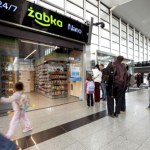Pierwsza Żabka na lotnisku we Wrocławiu. Zrobisz zakupy w minutę