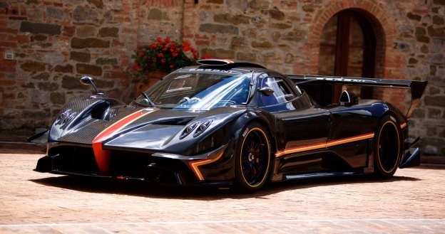 Pierwsza Zonda zadebiutowała w 1999 roku. /Pagani