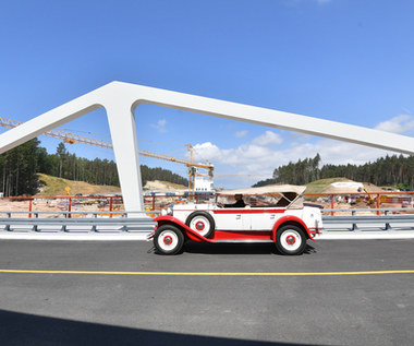 Pierwsze auta przejechały Mostem Południowym nad kanałem na Mierzei Wiślanej 