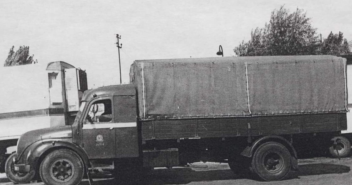 Pierwsze ciężarówki Pekaesu /Archiwum Akt Nowych