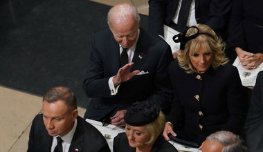 Pierwsze damy na pogrzebie królowej Elżbiety II. Duda, Biden oraz Macron