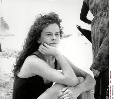 Pierwsze kroki w drodze do kariery aktorskiej stawiała w teatrze ulicznym, skąd trafiła do telewizji. Dostrzeżona została po występie w filmie "Bush Christmas", który stał się przebojem australijskiej Aussie TV.