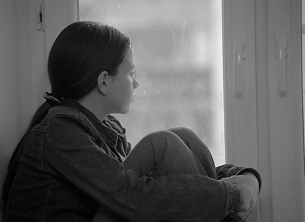 Pierwsze objawy depresji i lęku występują u dzieci w wieku 12 - 18 lat. /123RF/PICSEL