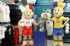 Pierwsze oficjalne gadżety na Euro 2012 już w sprzedaży