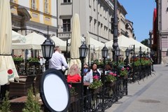 Pierwsze ogródki restauracyjne w Krakowie