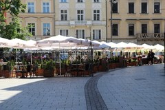 Pierwsze ogródki restauracyjne w Krakowie