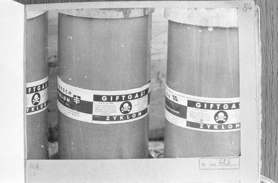 Pierwsze prowizoryczne komory gazowe przy Auschwitz II-Birkenau zostały uruchomione w 1942 r. /reprodukcja /PAP
