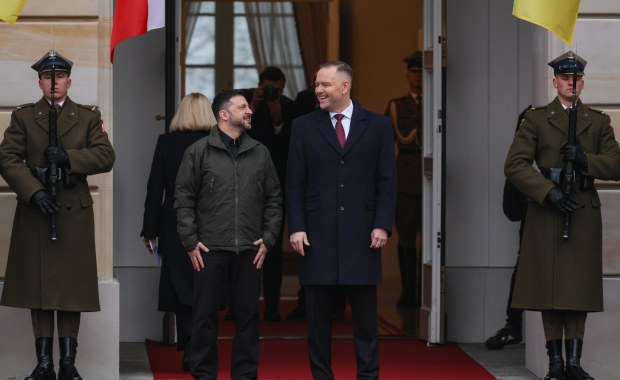 Pierwsze takie spotkanie. Tak Nawrocki przywitał Zełenskiego [RELACJA NA ŻYWO]