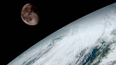 Pierwsze takie zdjęcia Ziemi. I Księżyca