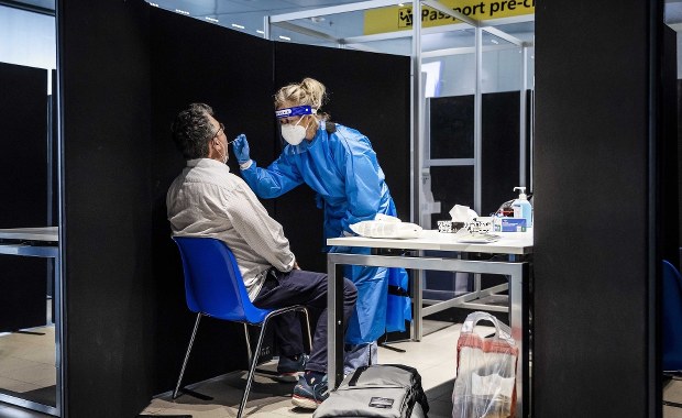 Pierwsze zakażenie wariantem Omikron w kontynentalnej części Francji 