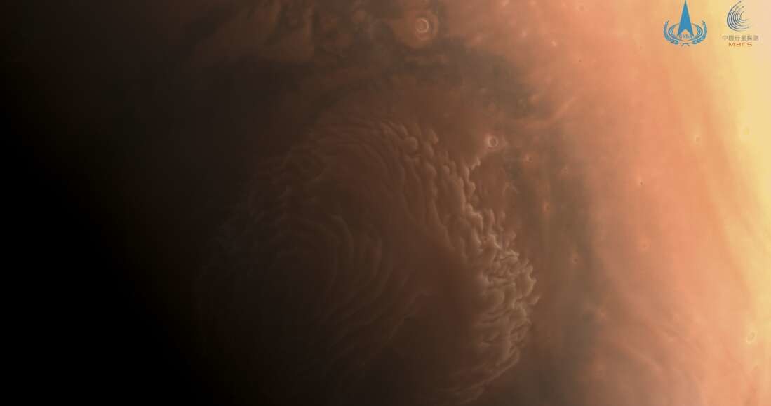 Pierwsze zdjęcia Marsa przesłane przez sondę Tianwen-1 /materiały prasowe