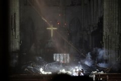 Pierwsze zdjęcia z wnętrza Notre Dame po pożarze 