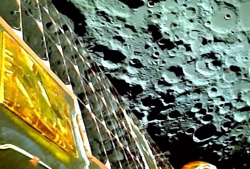 Pierwsze zdjęcie Księżyca wykonane przez indyjską sondę księżycową Chandrayaan-3 / zdjęcie: Indyjska Agencja Kosmiczna /domena publiczna
